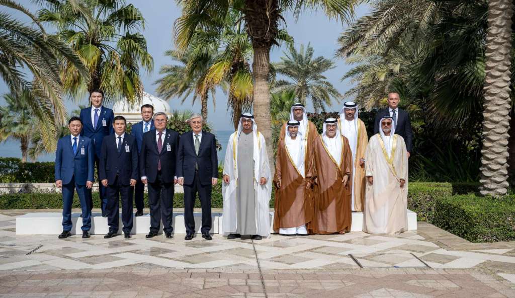 مجموعة موانئ أبوظبي توقع اتفاقيات تعاون استراتيجي مع الشركة الكازاخستانية الوطنية للنفط (“كاز موناي غاز”) ووزارة الصناعة وتطوير البنية التحتية في كازاخستان