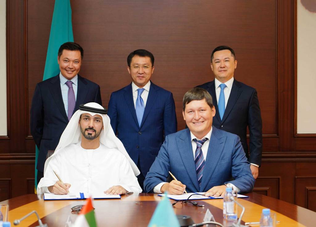 مجموعة موانئ أبوظبي توقع اتفاقية مبدئية مع شركة سيمورغ إنفست للاستثمار في محطة حبوب في ميناء كوريك بكازاخستان