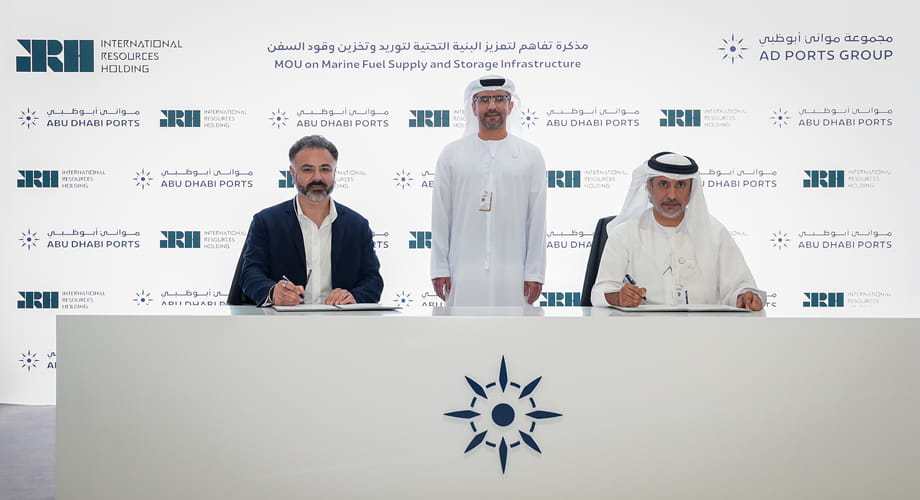 مجموعة موانئ أبوظبي و”آي آر إتش جلوبال تريدينج” توقعان مذكرة تفاهم لتعزيز خدمات ‏تزويد السفن بالوقود ودعم استخدام الوقود البحري البديل في ميناء خليفة