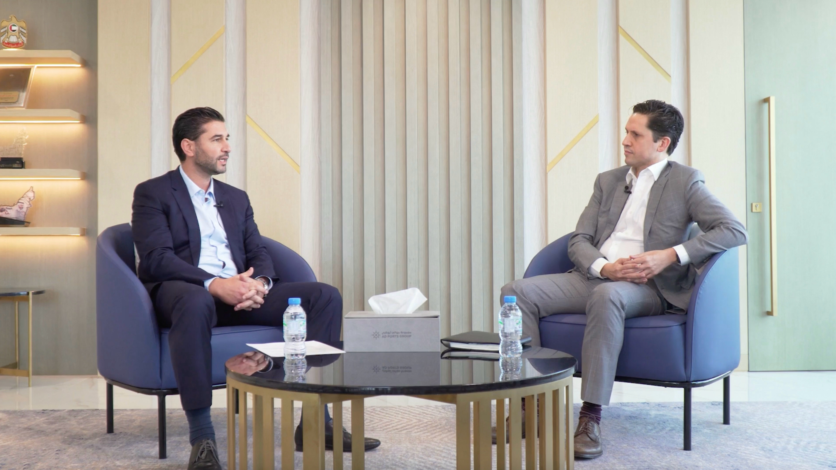 التجارة العالمية والخدمات اللوجستية