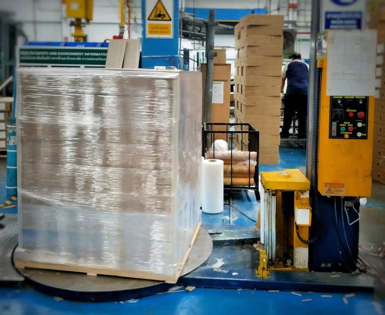 A-palette-plastic-wrapping-machine-in-a-factory