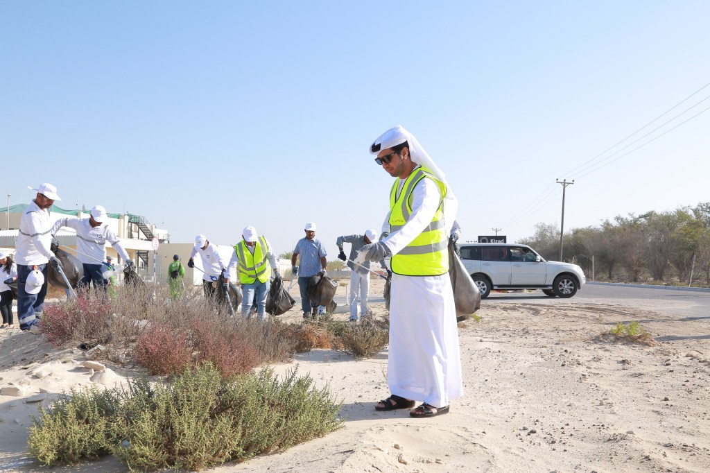 KIZAD partners with Tadweer for a clean-up campaign at KIZAD