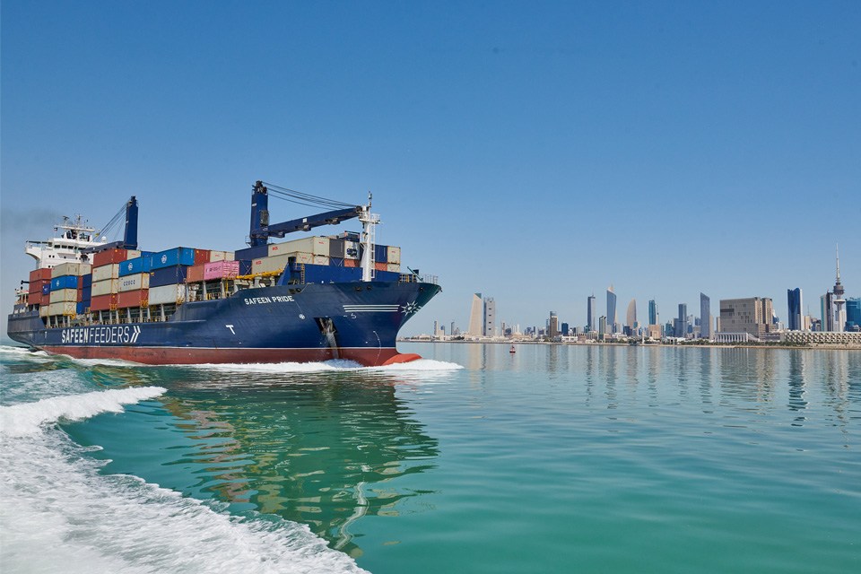First Vessel Arrives at Shuwaikh Port Following Launch of Container Shipping Service from Khalifa Port