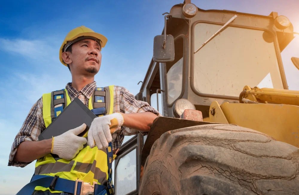CUSTOMS AND COMPLIANCE MANAGER
